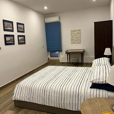 Casa Gaia A Due Passi Dal Duomo Неаполь